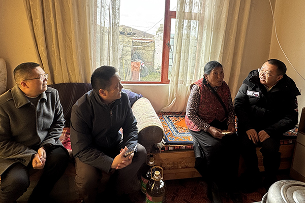 四川路橋黨委副書記、副董事長、總經(jīng)理羊勇前往阿壩縣調(diào)研托底性幫扶工作