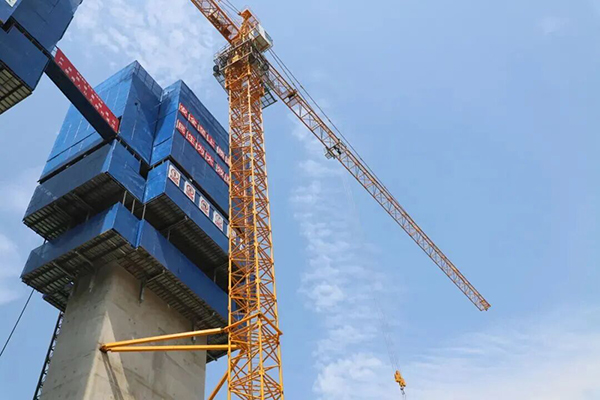 大墊高速（四川境）TJ3標(biāo)項(xiàng)目部引入塔吊螺母松動(dòng)預(yù)警監(jiān)測(cè)系統(tǒng)